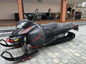 Vand Snowmobil ski doo summit 800