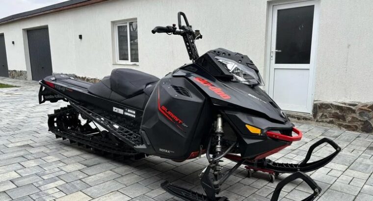 Vand Snowmobil ski doo summit 800