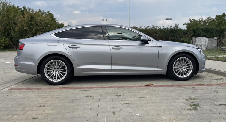 Vând Audi A5 impecabil