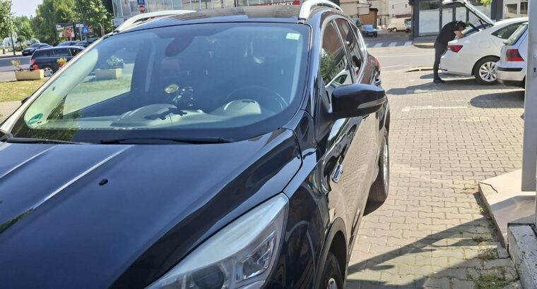 Vand Ford Kuga cutie automanata, negru